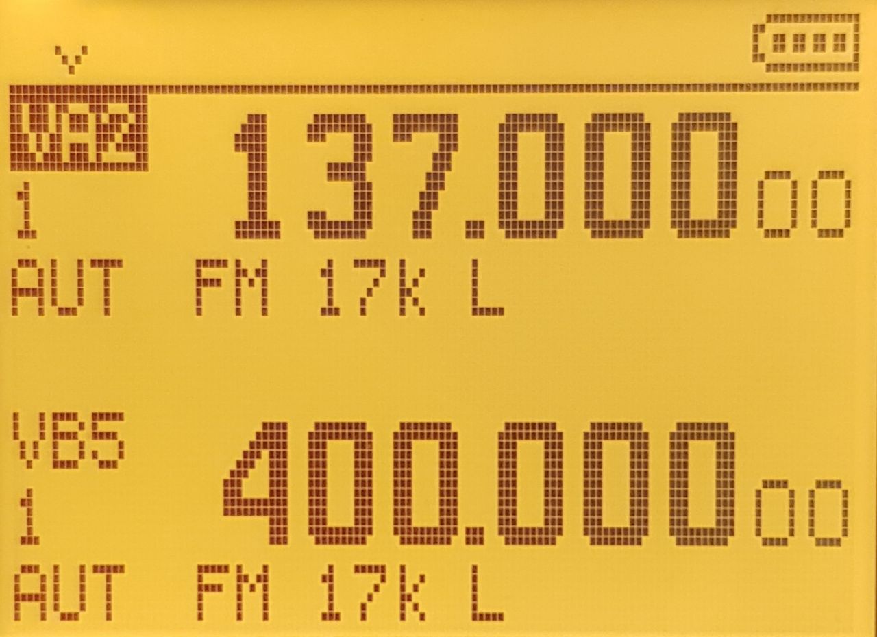 Display VFO doppio — VA2 in alto, VB5 in basso